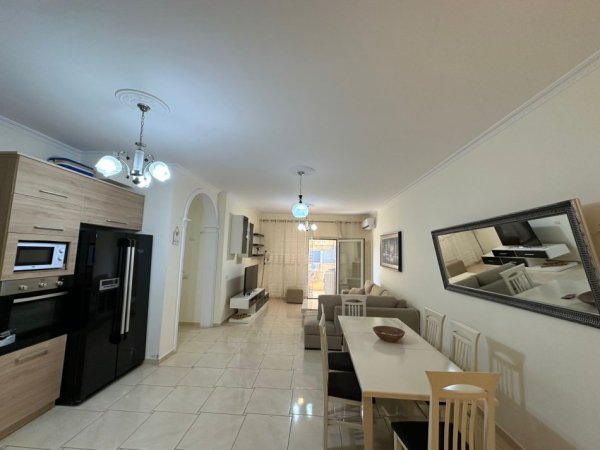 Tirane, jepet me qera apartament , 99 m² 650 € (Liqeni i Thate)
