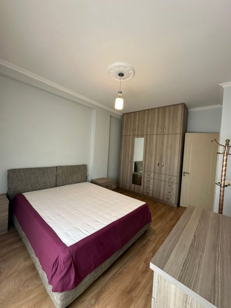 Tirane, jepet me qera apartament , 99 m² 650 € (Liqeni i Thate)