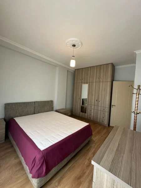 Tirane, jepet me qera apartament , 99 m² 650 € (Liqeni i Thate)