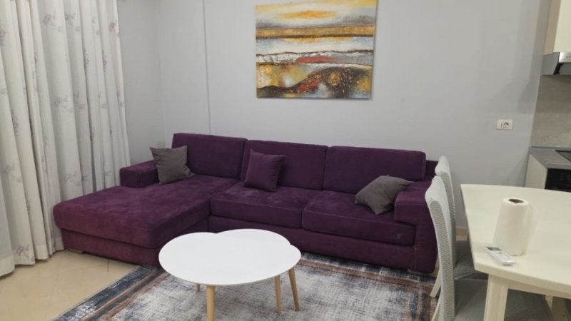 Tirane, jepet me qera apartament 2+1+Ballkon Kati 8, 100 m² 550 € 