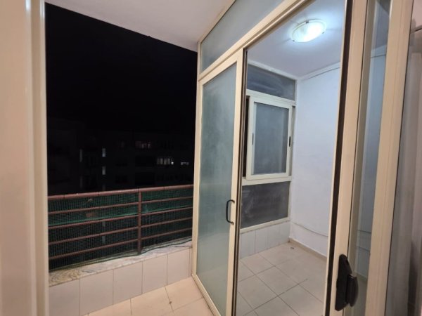 Tirane, jepet me qera apartament 2+1+Ballkon Kati 8, 100 m² 550 € 