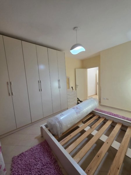 Tirane, jepet me qera apartament 2+1+Ballkon Kati 8, 100 m² 550 € 