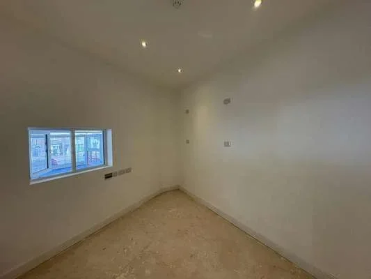 Tirane, jepet me qera dyqan Kati 0, 26 m² 600 € (qender)