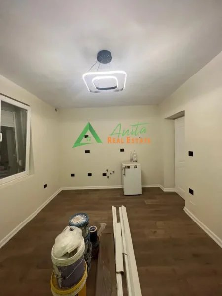 Tirane, shitet apartament 1+1 Kati 1, 40 m² 105.000 € (21 Dhjetori, Mozaiku)