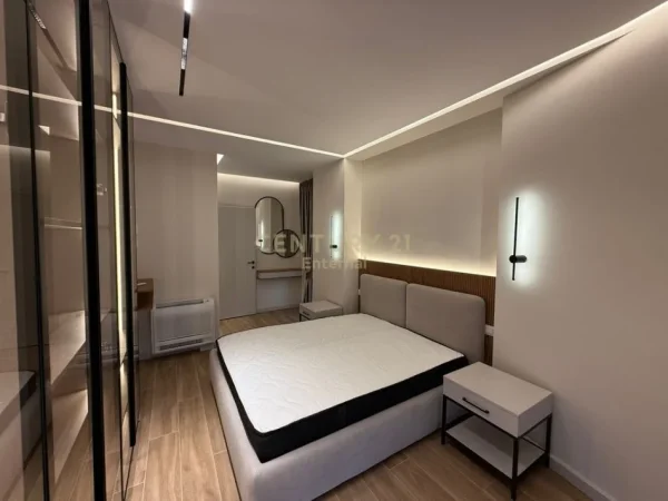 Tirane, jepet me qera apartament 1+1 Kati 2, 74 m² 650 € 