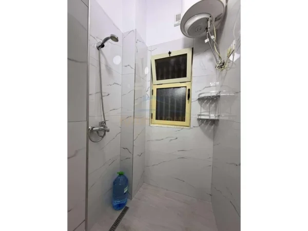 Tirane, jepet me qera ambjent biznesi Kati 0, 42 m² 500 € (HIM KOLLI)  UNA56290