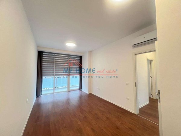 Tirane, jepet me qera zyre Kati 2, 100 m² 1.100 € (Komuna Parisit)
