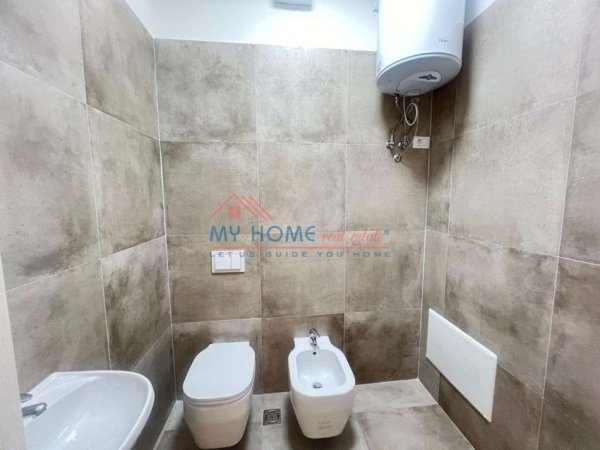 Tirane, jepet me qera zyre Kati 2, 100 m² 1.100 € (Komuna Parisit)