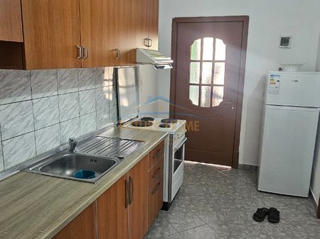 Tirane, jepet me qera apartament 1+1 Kati 1, 60 m² 500 € 