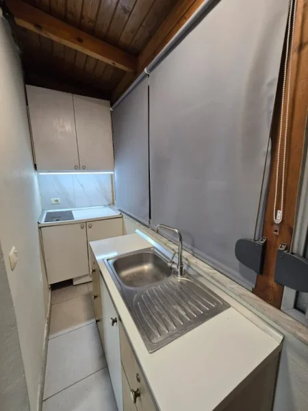 Tirane, jepet me qera apartament 1+1+Ballkon Kati 2, 50 m² 480 € (zogu zi)
