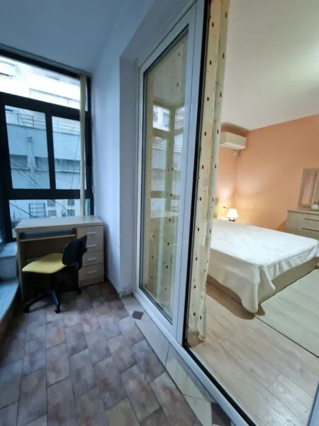 Tirane, jepet me qera apartament 1+1 Kati 2, 72 m² 800 € (Sheshi Willson)