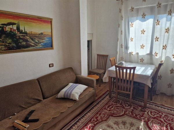 Tirane, jepet me qera apartament 3+1+Ballkon Kati 3, 112 m² 400 € (ne rrugen Jordan Misja Tirane)