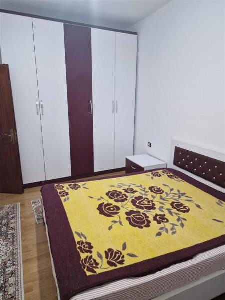 Tirane, jepet me qera apartament 3+1+Ballkon Kati 3, 112 m² 400 € (ne rrugen Jordan Misja Tirane)