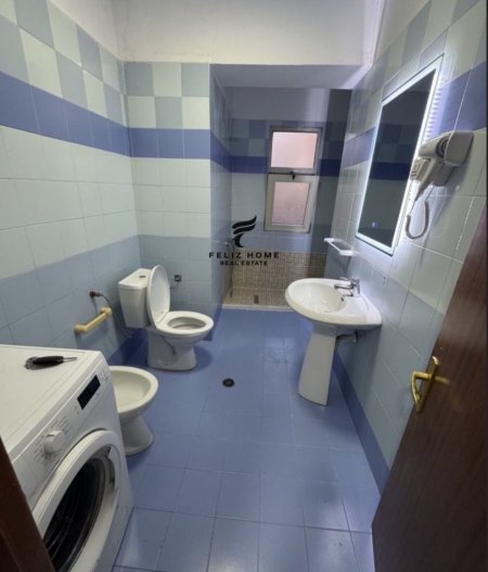 Tirane, jepet me qera apartament 1+1 Kati 3, 64 m² 500 € (PAZARI I RI)