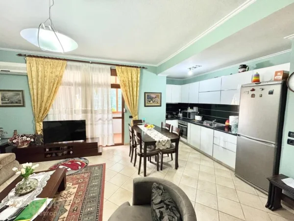 Tirane, shitet apartament 2+1+Aneks+Ballkon Kati 8, 92 m² 253.000 € (Ish-Ekspozita)