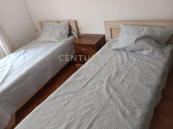Tirane, jepet me qera apartament 2+1 Kati 5, 74 m² 650 € (Pazari i Ri)