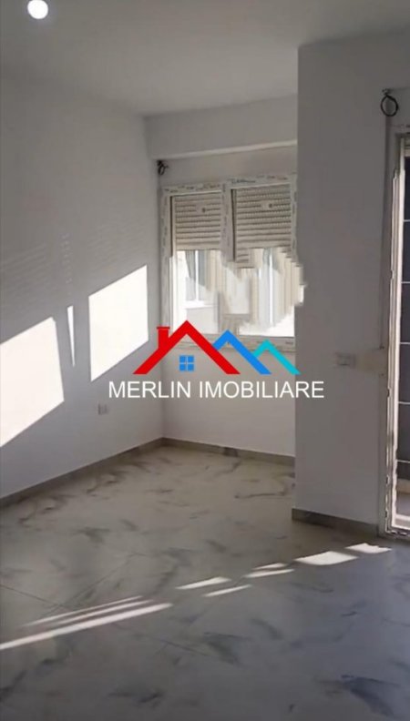 Tirane, jepet me qera apartament 2+1+Ballkon Kati 4, 100 m² 600 € (RRUGA NDRE MJEDA,FUSHA E AVIACIONIT)