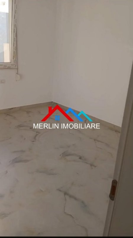 Tirane, jepet me qera apartament 2+1+Ballkon Kati 4, 100 m² 600 € (RRUGA NDRE MJEDA,FUSHA E AVIACIONIT)