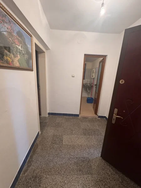 Fier, shes apartament 1+1 Kati 2, 45 m² (Patos perball me 6 kateshin ne qender te Patosit)