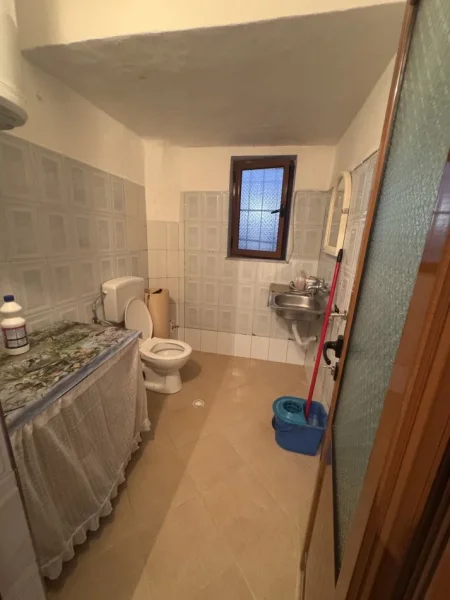 Fier, shes apartament 1+1 Kati 2, 45 m² (Patos perball me 6 kateshin ne qender te Patosit)