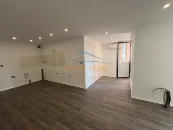 Tirane, shitet apartament duplex 1+1+Aneks+Ballkon Kati 1, 90 m² 130.000 € (Golden Park)
