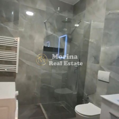 Tirane, jepet me qera apartament 1+1 Kati 2, 90 m² 650 € (Bulevardi Zogu i Pare)