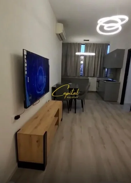 Tirane, jepet me qera 1+1+Ballkon Kati 2, 60 m² 650 € (BULEVARDI ZOGU 1)