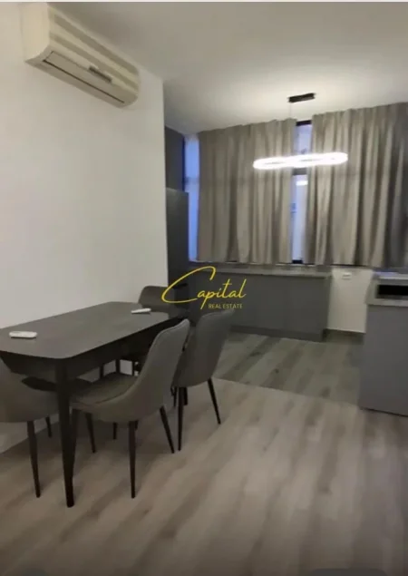 Tirane, jepet me qera 1+1+Ballkon Kati 2, 60 m² 650 € (BULEVARDI ZOGU 1)