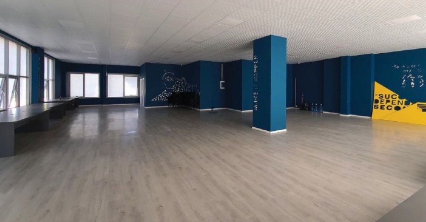 Tirane, shitet zyre Kati 1, 240 m² 600.000 € (FARMACIA 10)