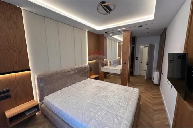 Tirane, shitet apartament 2+1+Ballkon , 120 m² 370.000 € 