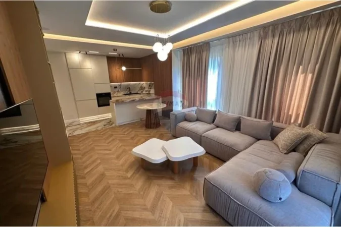 Tirane, shitet apartament 2+1+Ballkon , 120 m² 370.000 € 