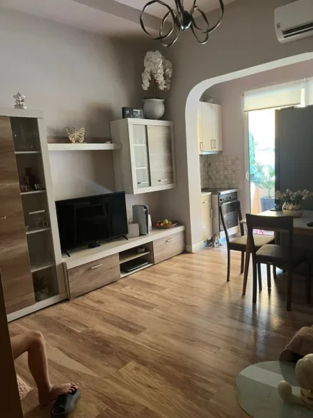 Tirane, shitet apartament 1+1+Aneks+Ballkon Kati 2, 67 m² 100.000 € (fresku)
