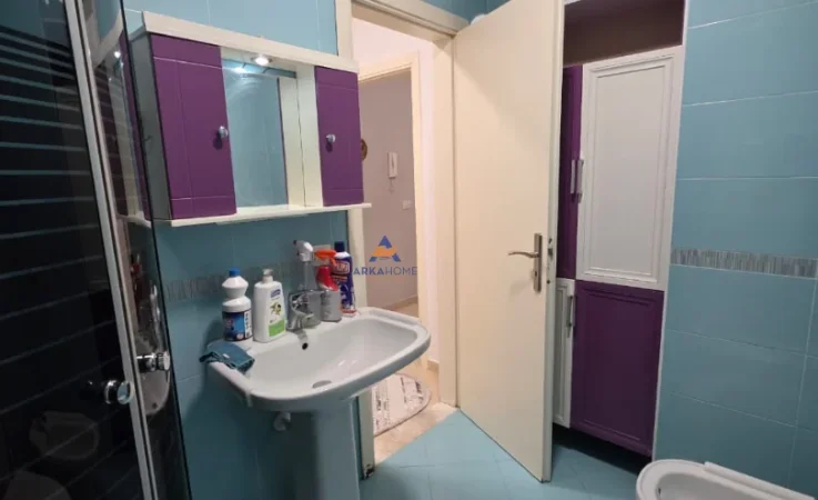 Tirane, jepet me qera apartament 2+1 Kati 8, 93 m² 55.000 € (RRUGA 3 DESHMORET, YZBERISHT)