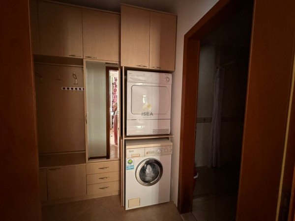 Tirane, jepet me qera apartament 1+1 Kati 8, 80 m² 770 € 