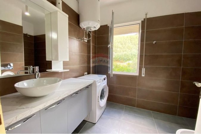 Tirane, shitet apartament 1+1+Ballkon , 81 m² 97.800 € 