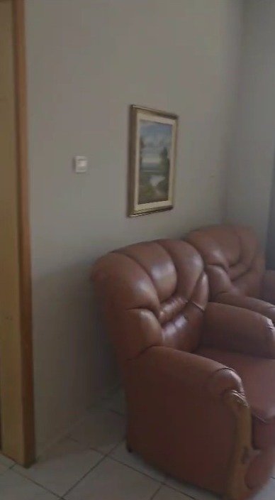 Tirane, jepet me qera apartament 1+1 Kati 1, 75 m² 400 € (Ali Demi)