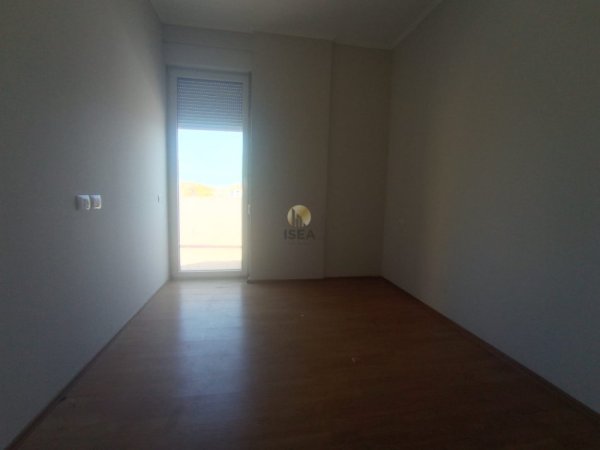 Tirane, jepet me qera zyre Kati 8, 75 m² 550 € (21 Dhjetori, prane Joenes)