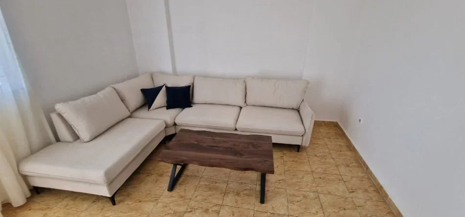 Tirane, jepet me qera apartament 2+1 Kati 4, 78 m² 550 € (Don Bosko)