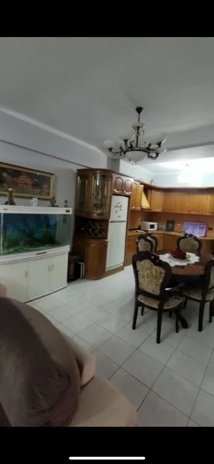 Tirane, jepet me qera apartament 2+1 Kati 2, 101 m² 650 € (LAPRAKE)