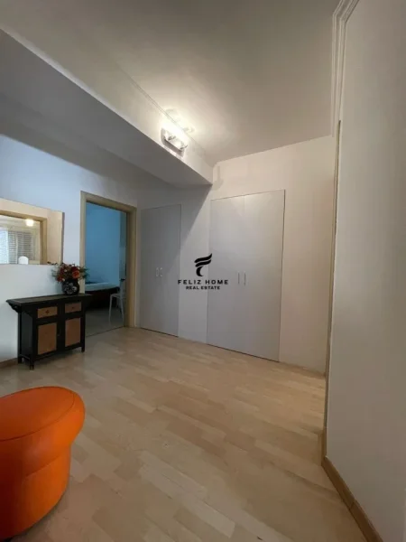 Tirane, jepet me qera apartament 2+1 Kati 3, 112 m² 800 € (PRANE BAR ROMA)