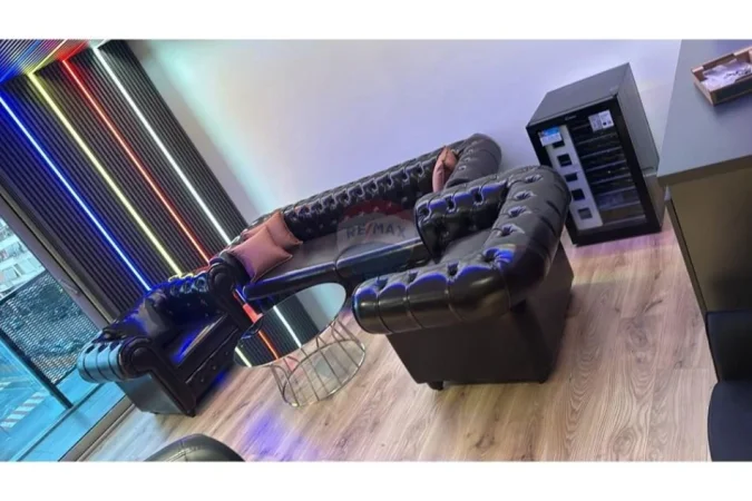 Tirane, jepet me qera zyre , 107 m² 2.000 € 