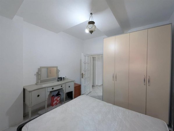 Tirane, jepet me qera apartament 2+1+Ballkon Kati 1, 120 m² 600 € (LIQENI THATE)