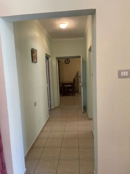 Tirane, jepet me qera apartament 1+1+Aneks+Ballkon Kati 1, 66 m² 50.000 Lek (Rruga Him Kolli)