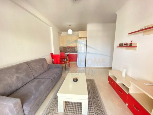 Tirane, shitet apartament 1+1+Ballkon Kati 8, 61 m² 98.000 € (Unaza e Re)
