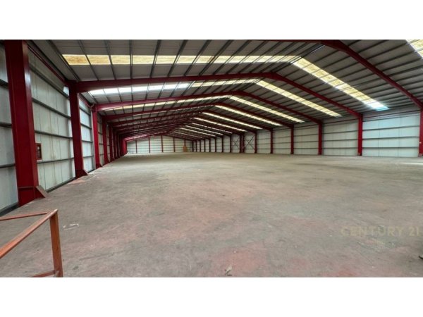 Tirane, jap me qera KAPANON 6000M2 NDERTIM + 11,500M2 TRUALL , 21.000 € (VAQARR)
