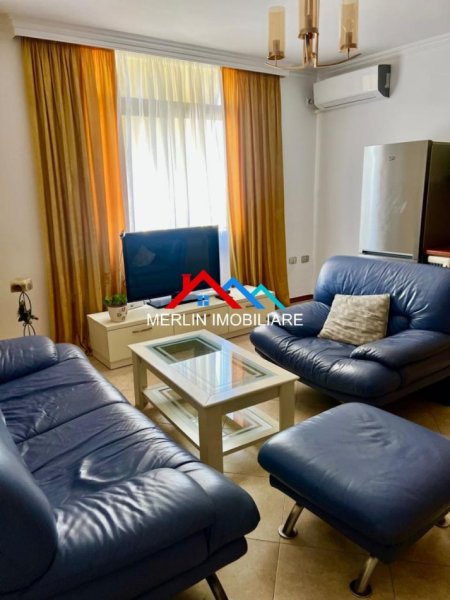 Tirane, jepet me qera apartament 2+1+Ballkon Kati 8, 78 m² 750 € (RRUGA SULEJMAN PASHA,QENDER)