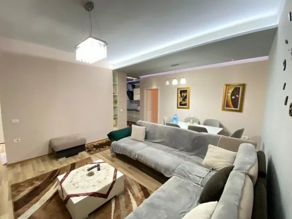 Tirane, jepet me qera apartament 2+1 Kati 8, 114 m² 550 € (Astir)