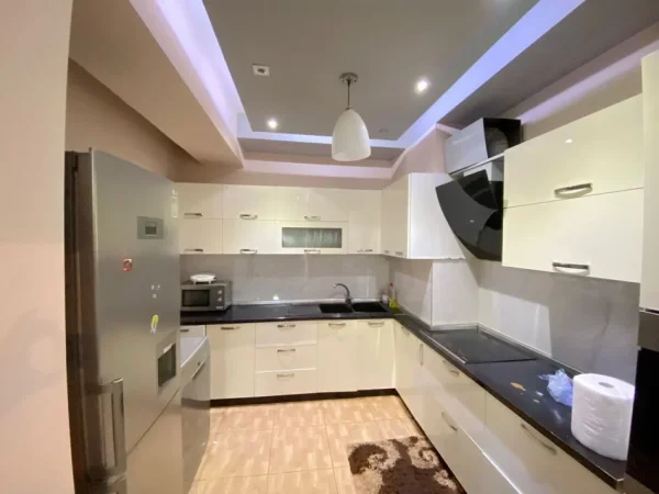 Tirane, jepet me qera apartament 2+1 Kati 8, 114 m² 550 € (Astir)