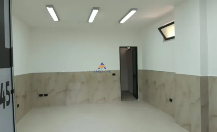 Tirane, jepet me qera ambjent biznesi Kati 0, 35 m² 400 € (RRUGA E BOGDANEVE,RRUGA E KAVAJES)