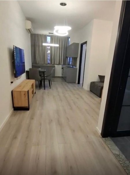 Tirane, jepet me qera apartament 1+1 Kati 2, 65 m² 650 € (Bulevardi Zogu 1)